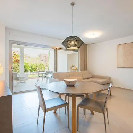 Tinerfe 0 * Palm-mar